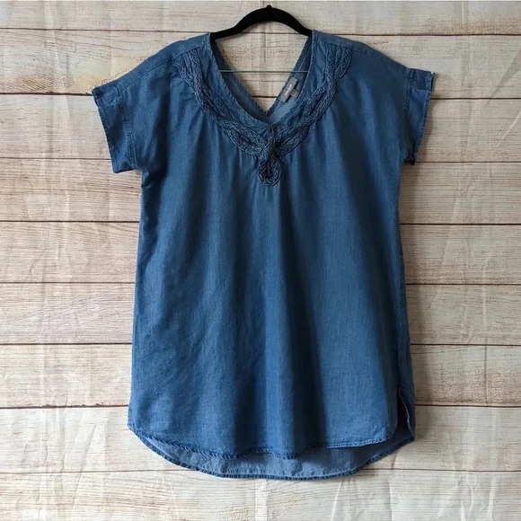 Neiman Marcus Size Small Chambray Tencel Double V-Neck Ruffle Sleeve Tunic Top - Picture 10 of 10